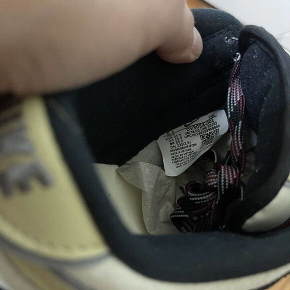 NEW! Nike Dunk Low LX Black Suede Team Gold Wmns size 6.5 men size 5 DV3054-001 - Picture 5 of 10